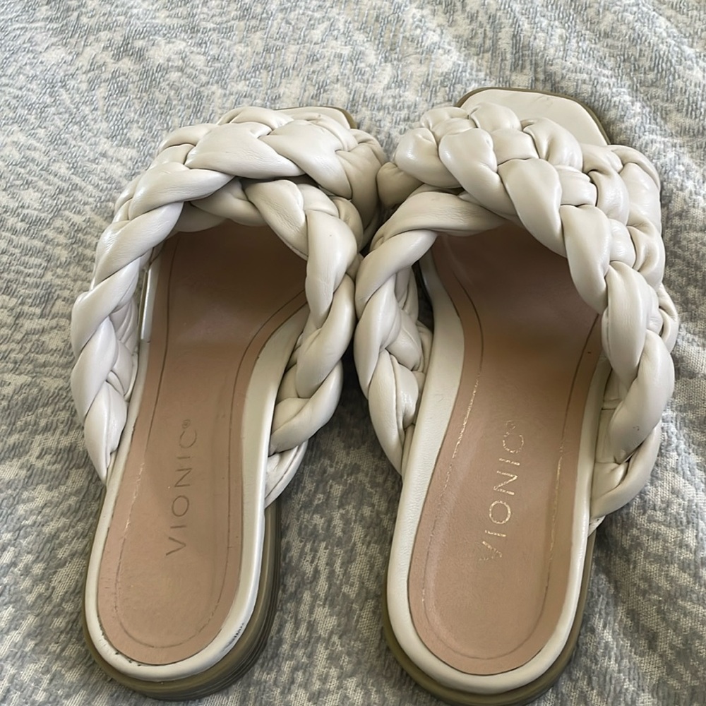 Vionic braided sandals 8